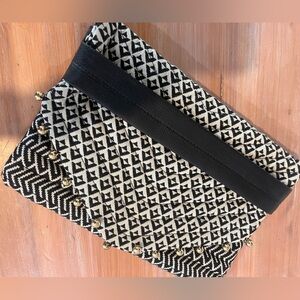 Abercrombie and finch envelope clutch